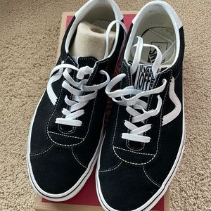 Men’s Vans Old School Black Suede Lace up size 10.5